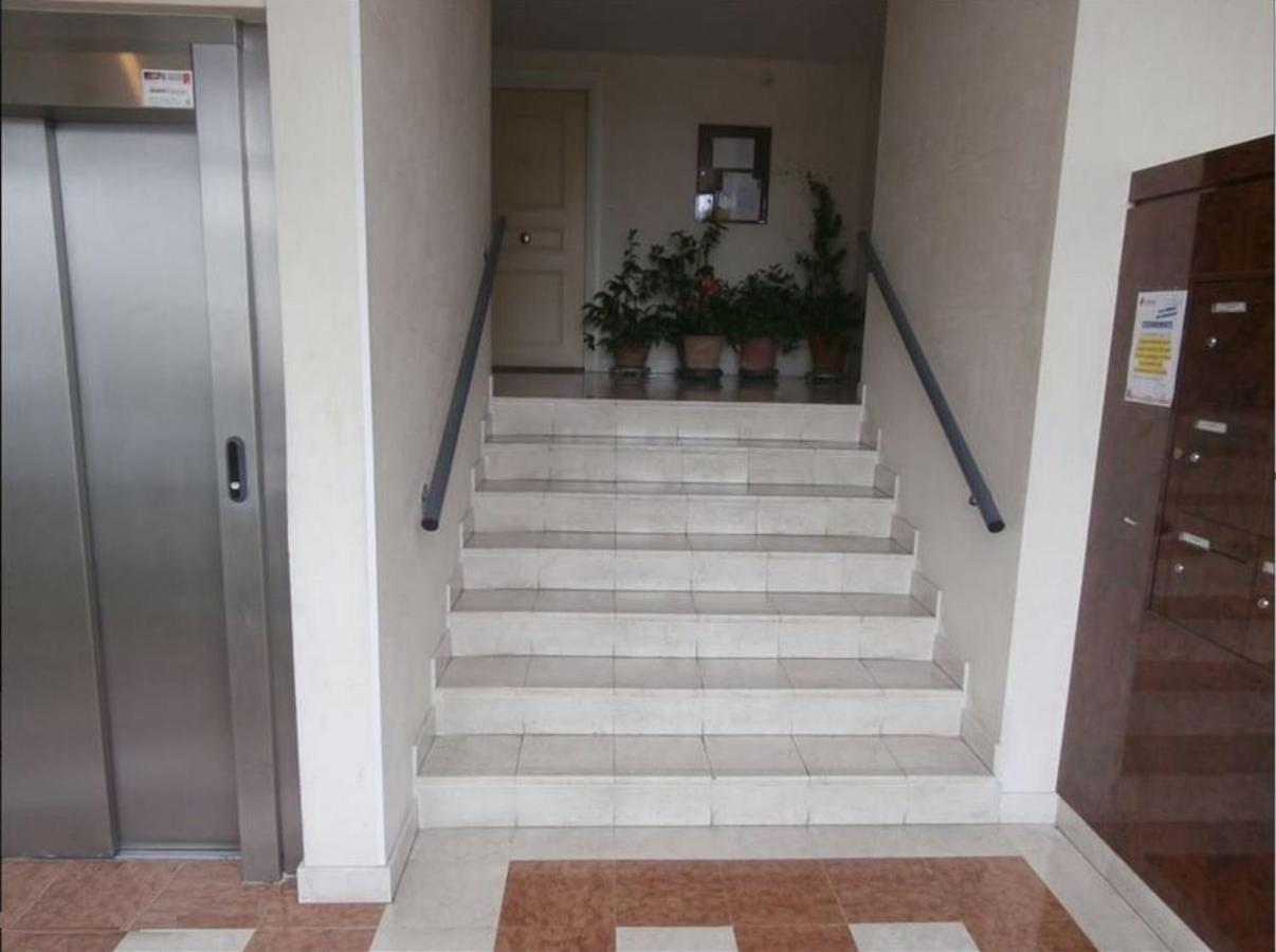 Cosy Appart - Balcon, Parking, Spacieux T2 - Proche Eurexpo Stade Saint-Priest  Dış mekan fotoğraf